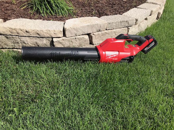 Quick Hit ProStaff Review: Milwaukee Tool M18 FUEL Blower - Mechanical ...